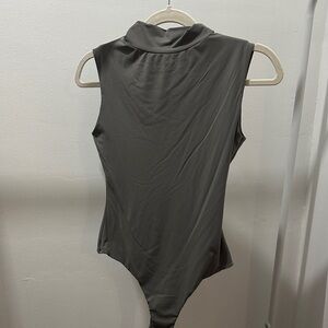 Elegant Gray Sleeveless Women's bodysuit
